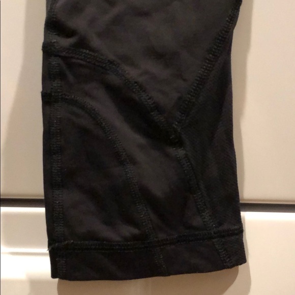 Lulu Lemon Black Workout Leggings - Picture 7 of 7